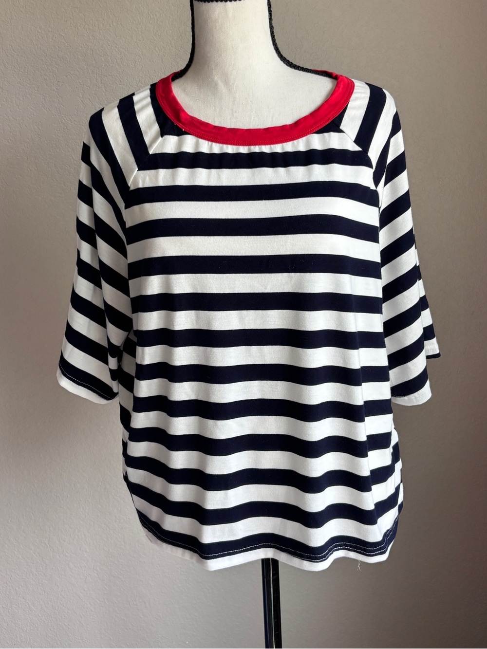 Dokotoo Navy & White Striped Short-Sleeve Tee with Red Trim women’s M